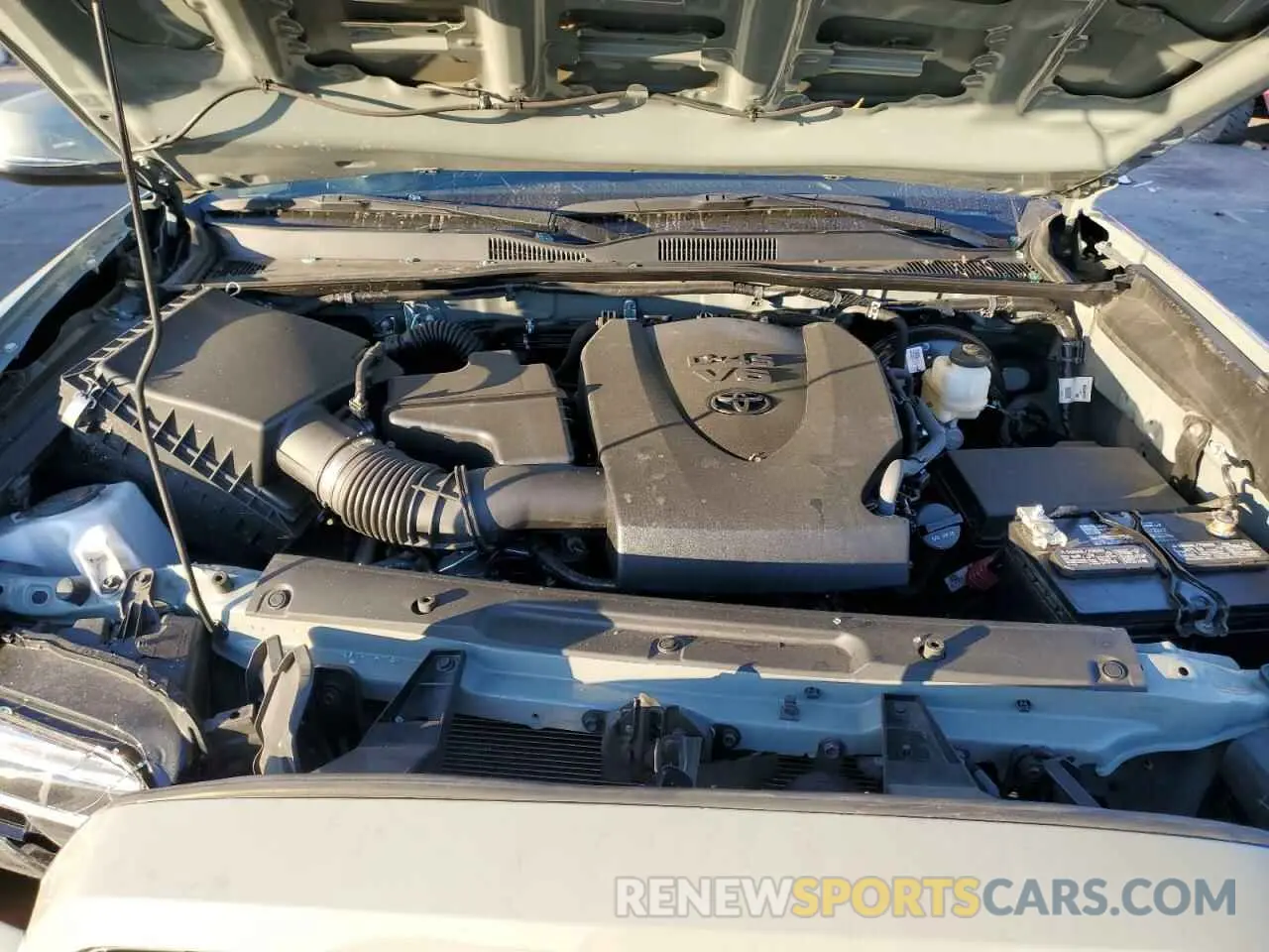 11 fotografías del automóvil dañado 3TMAZ5CN4NM196074 TOYOTA TACOMA 2022