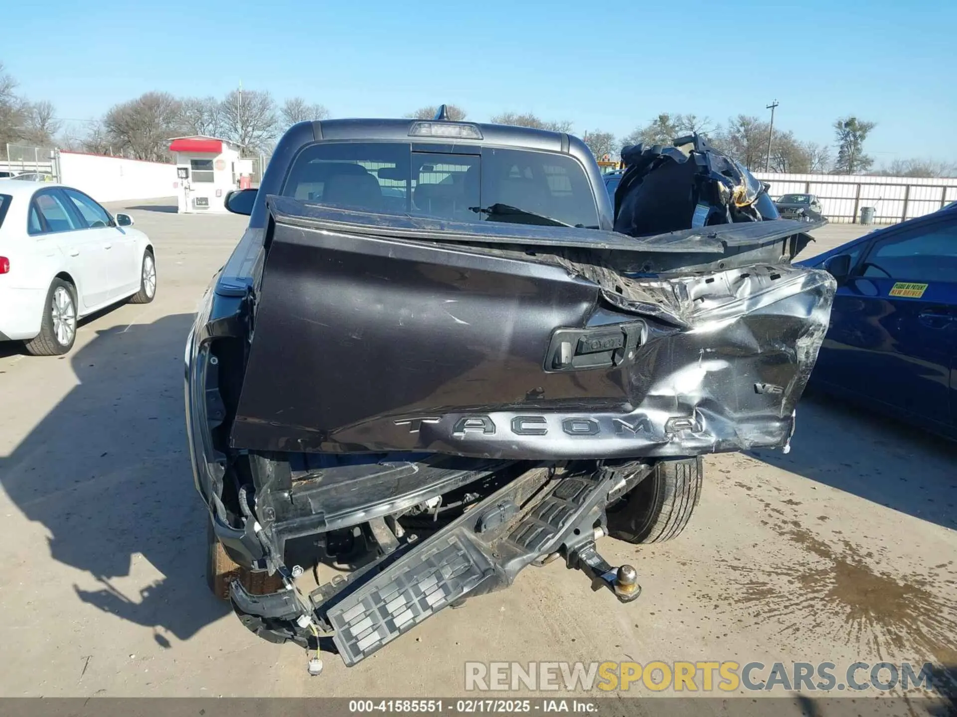 16 fotografías del automóvil dañado 3TMAZ5CN5NM176660 TOYOTA TACOMA 2022
