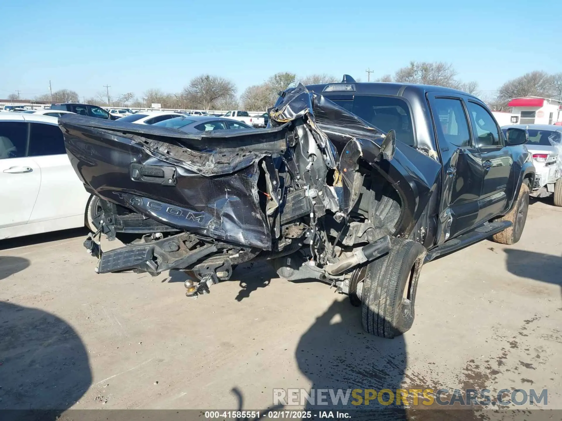 4 fotografías del automóvil dañado 3TMAZ5CN5NM176660 TOYOTA TACOMA 2022