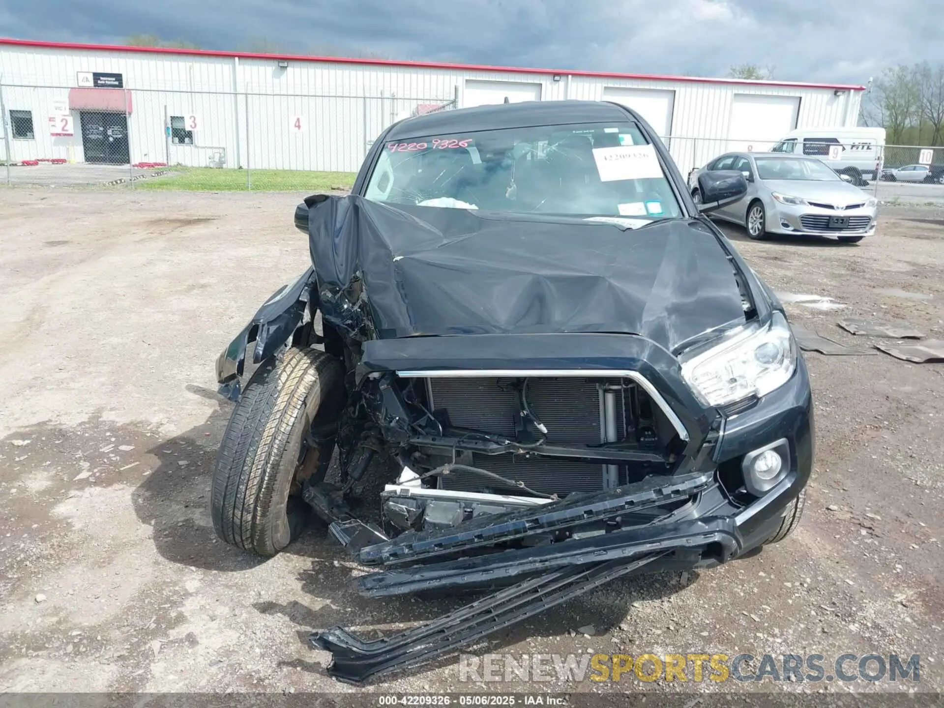 12 fotografías del automóvil dañado 3TMAZ5CN5NM192566 TOYOTA TACOMA 2022