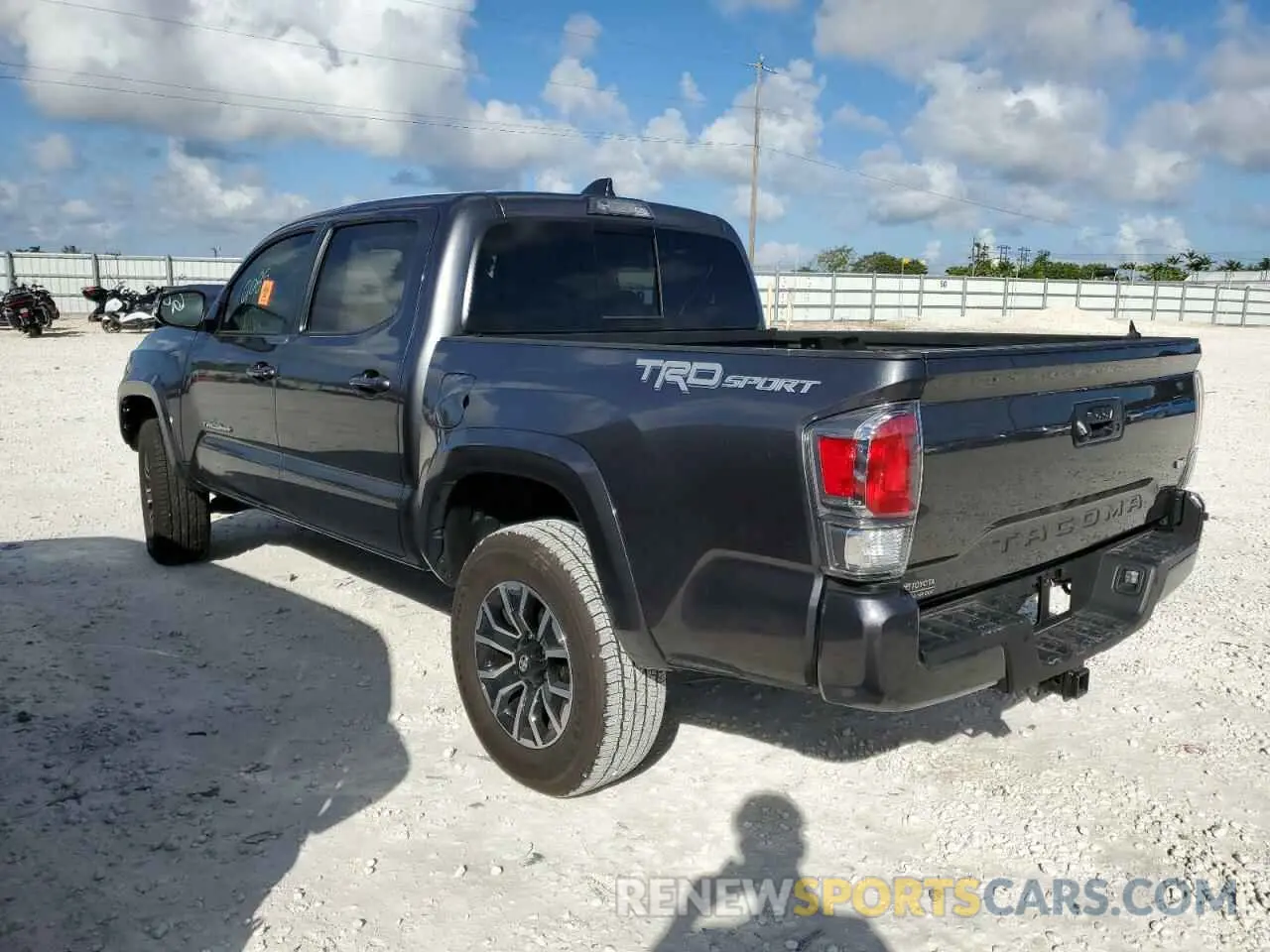 3 fotografías del automóvil dañado 3TMAZ5CN6NM163674 TOYOTA TACOMA 2022