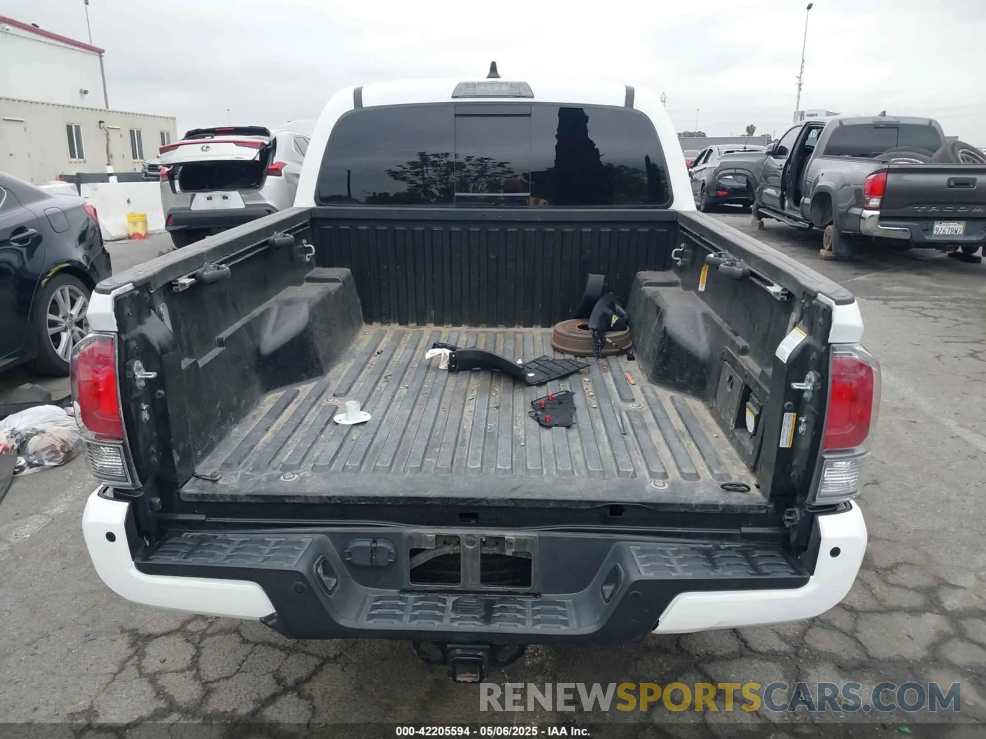 15 fotografías del automóvil dañado 3TMAZ5CN6NM172990 TOYOTA TACOMA 2022