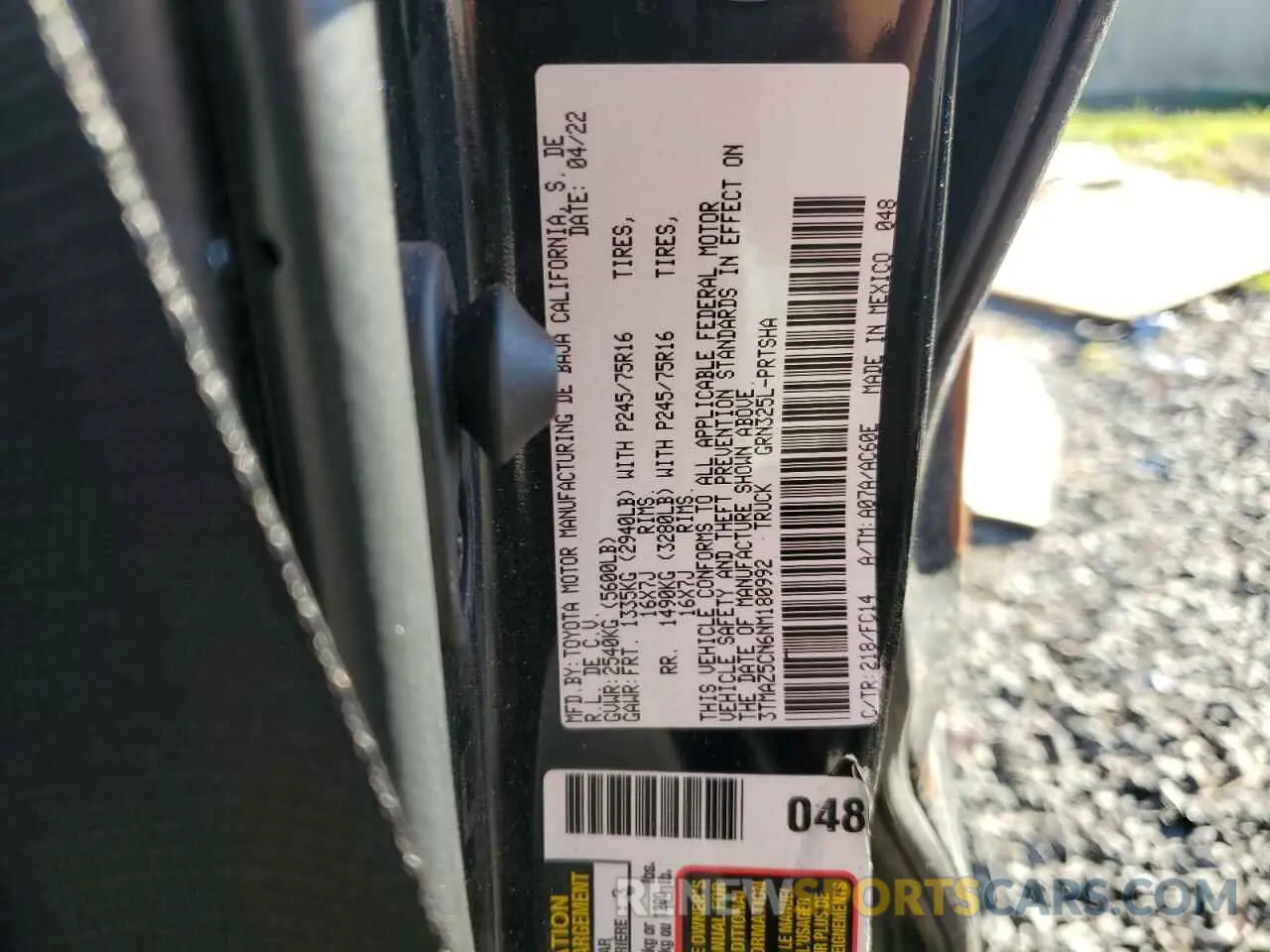 13 fotografías del automóvil dañado 3TMAZ5CN6NM180992 TOYOTA TACOMA 2022