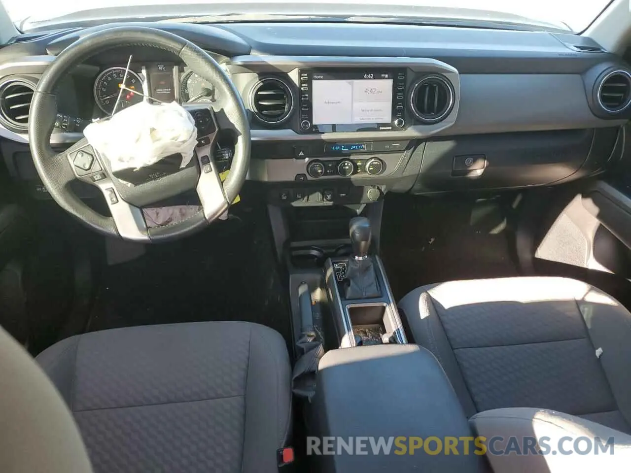 8 fotografías del automóvil dañado 3TMAZ5CN6NM180992 TOYOTA TACOMA 2022