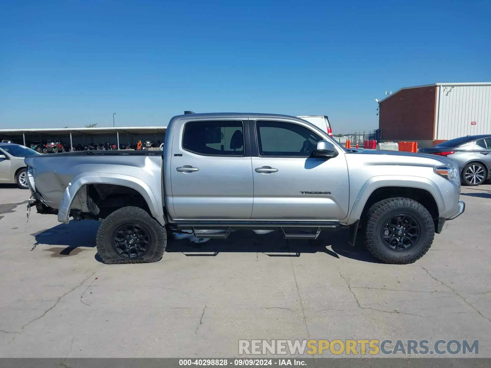 13 fotografías del automóvil dañado 3TMAZ5CN6NM192852 TOYOTA TACOMA 2022