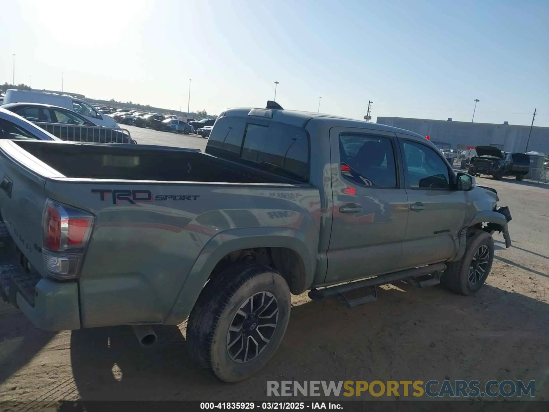 13 fotografías del automóvil dañado 3TMAZ5CN7NM165479 TOYOTA TACOMA 2022