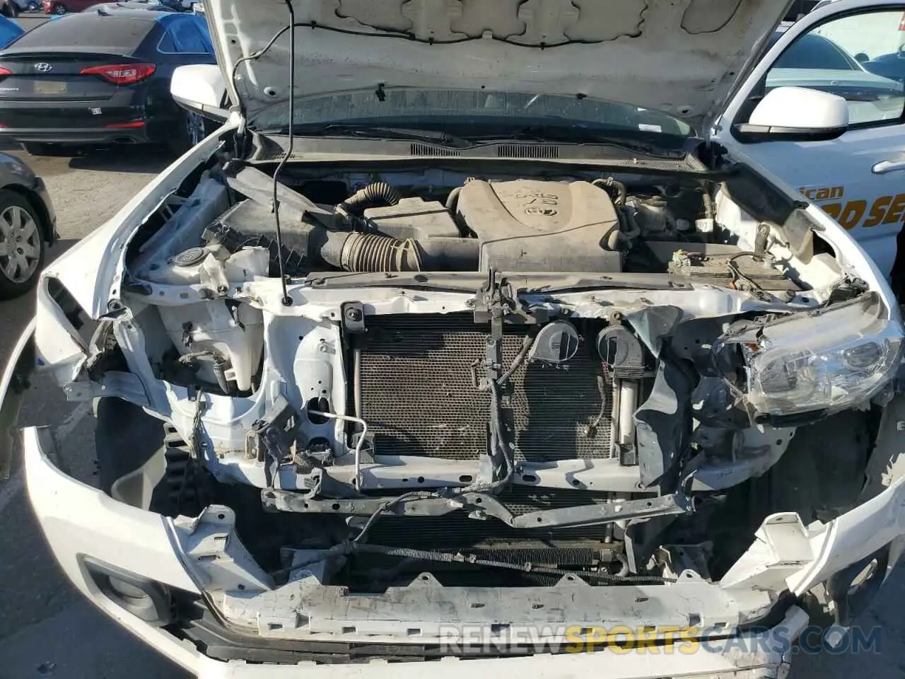 11 fotografías del automóvil dañado 3TMAZ5CN7NM166051 TOYOTA TACOMA 2022