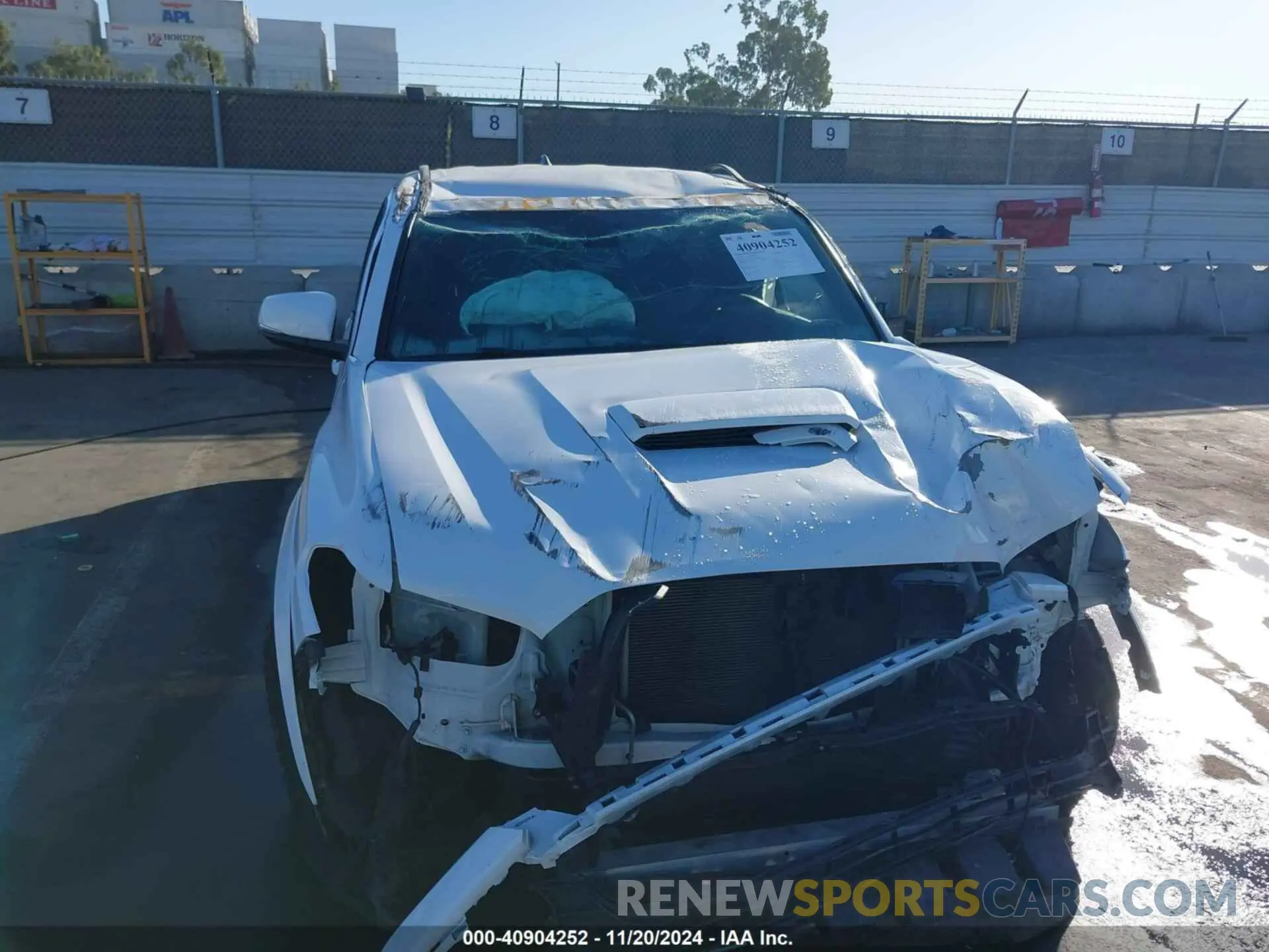 11 fotografías del automóvil dañado 3TMAZ5CN7NM175056 TOYOTA TACOMA 2022