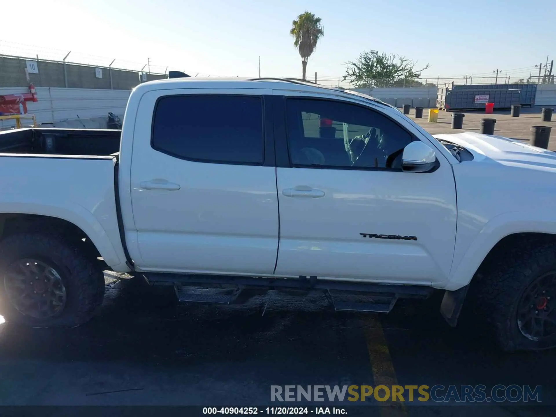 12 fotografías del automóvil dañado 3TMAZ5CN7NM175056 TOYOTA TACOMA 2022