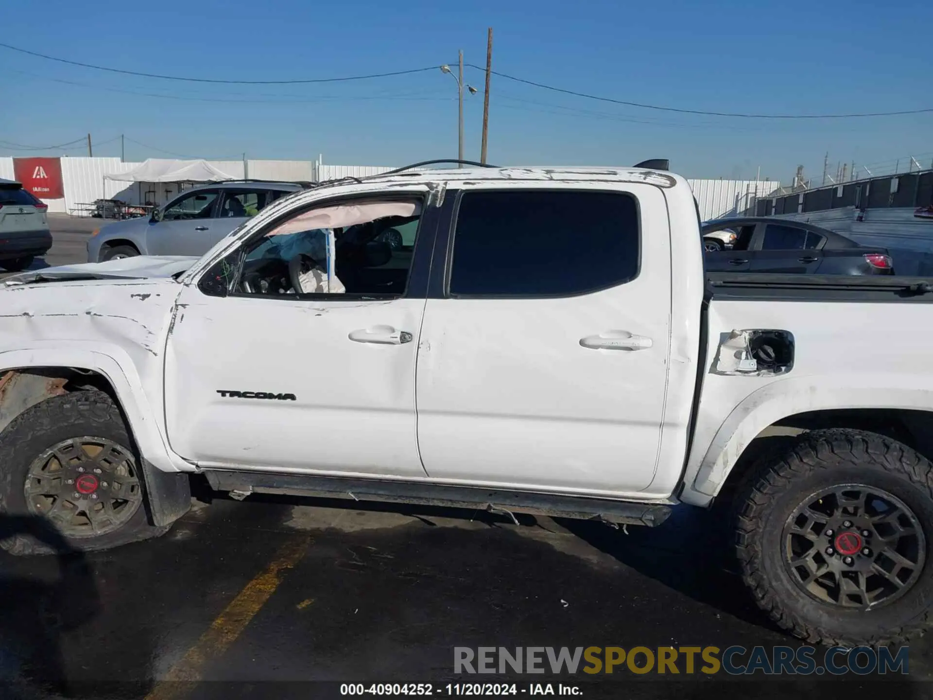 13 fotografías del automóvil dañado 3TMAZ5CN7NM175056 TOYOTA TACOMA 2022