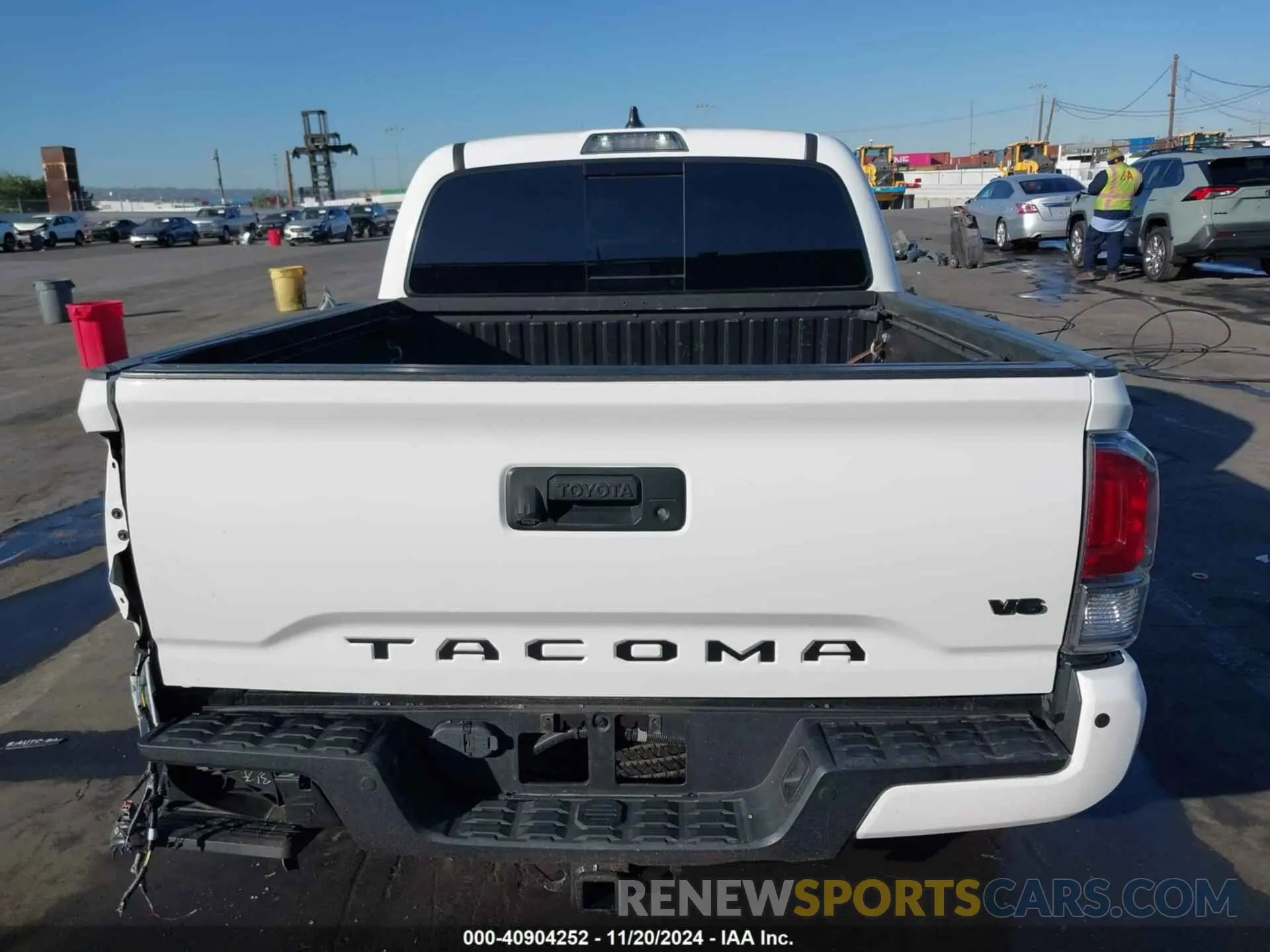 15 fotografías del automóvil dañado 3TMAZ5CN7NM175056 TOYOTA TACOMA 2022