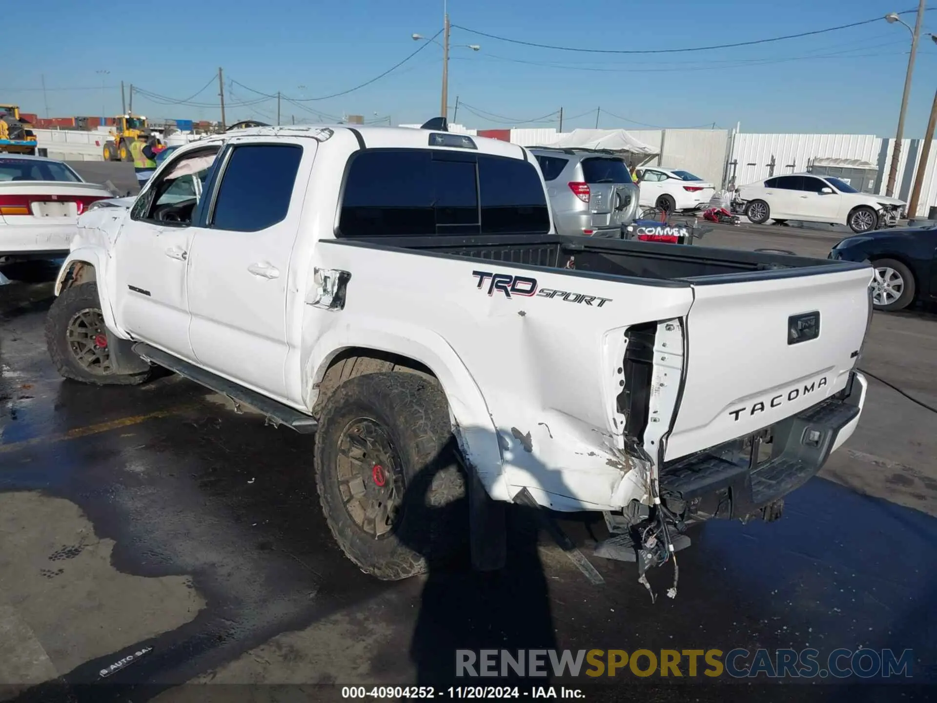 3 fotografías del automóvil dañado 3TMAZ5CN7NM175056 TOYOTA TACOMA 2022