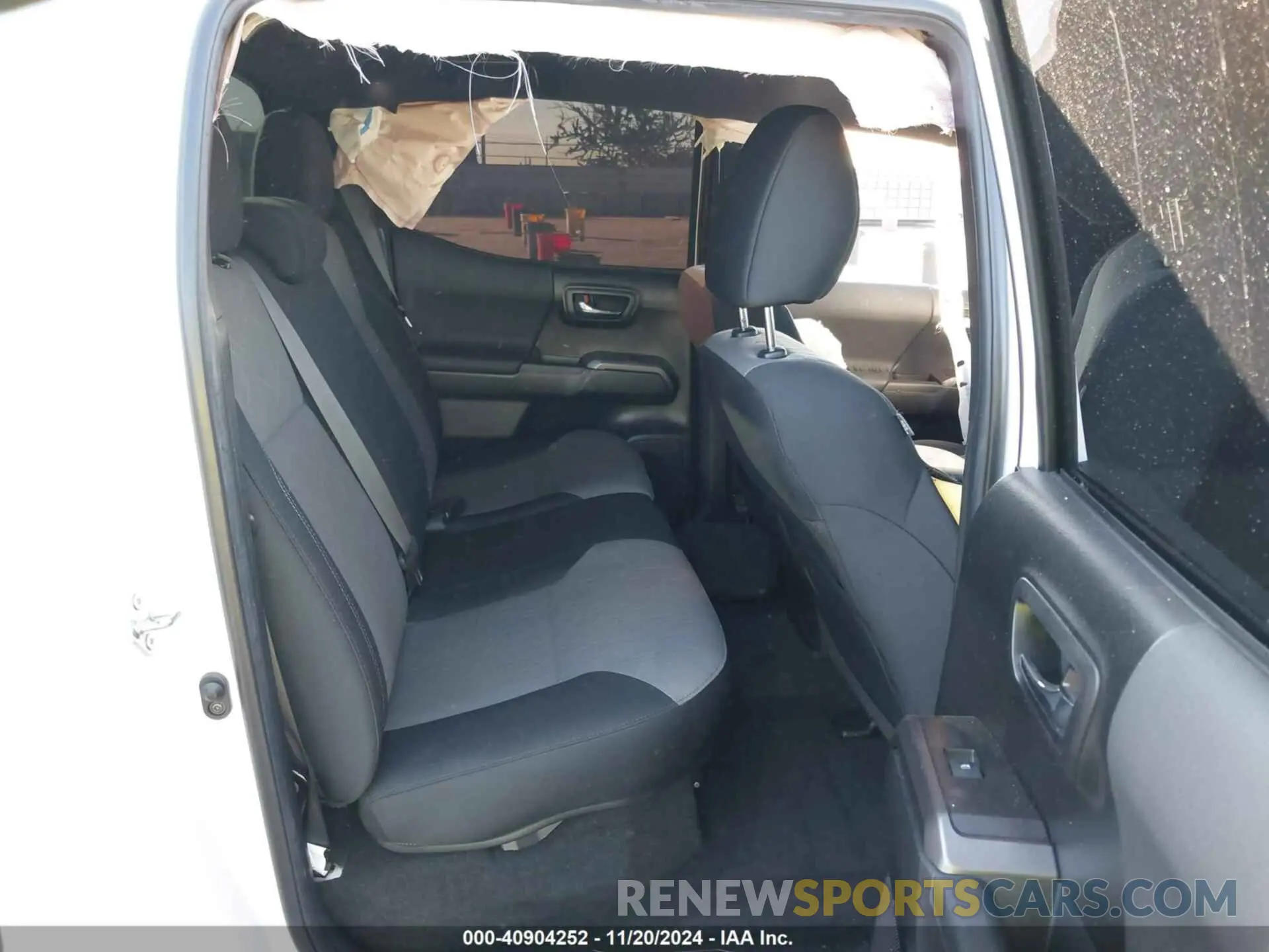 8 fotografías del automóvil dañado 3TMAZ5CN7NM175056 TOYOTA TACOMA 2022
