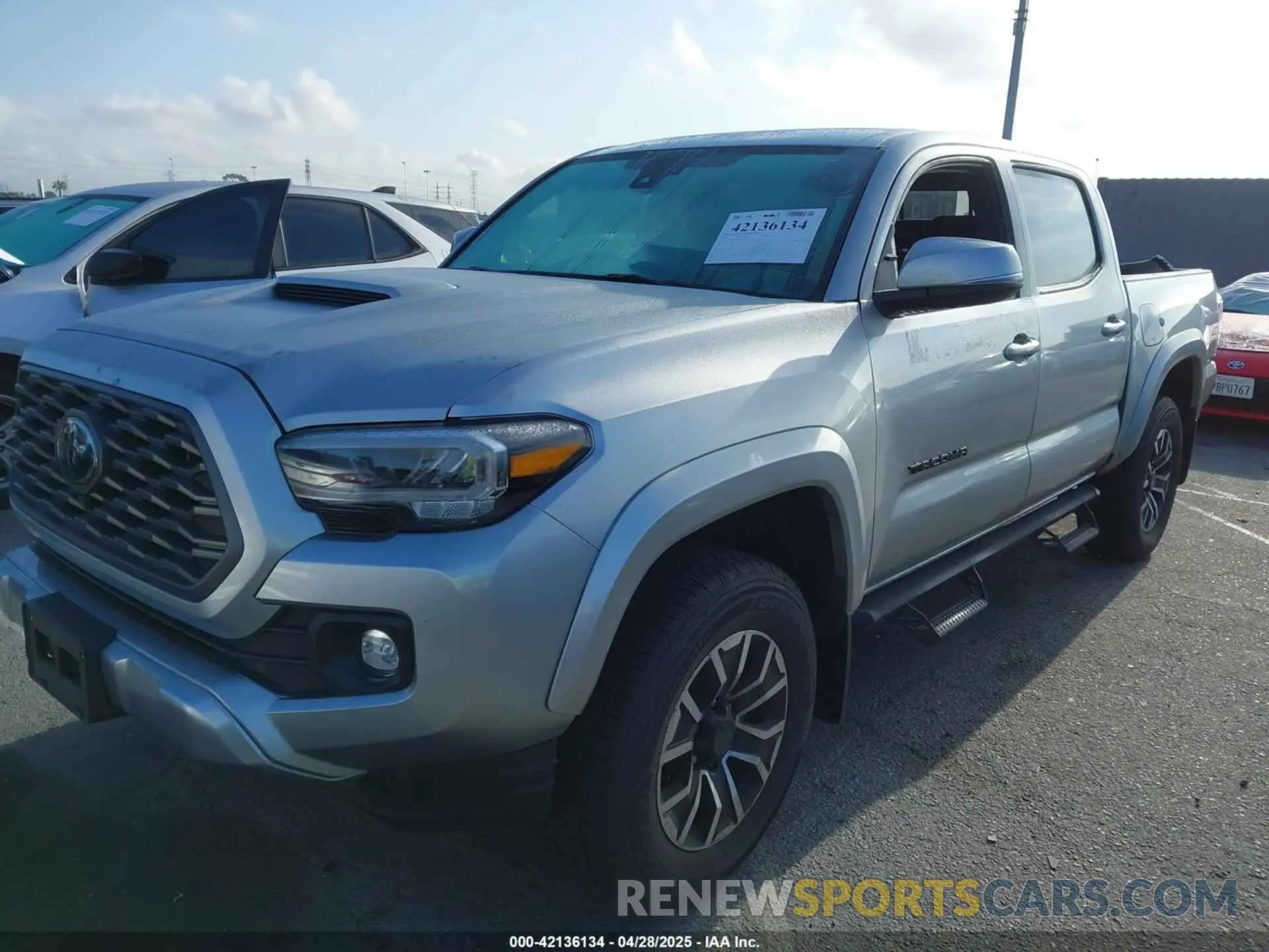 2 fotografías del automóvil dañado 3TMAZ5CN7NM178782 TOYOTA TACOMA 2022