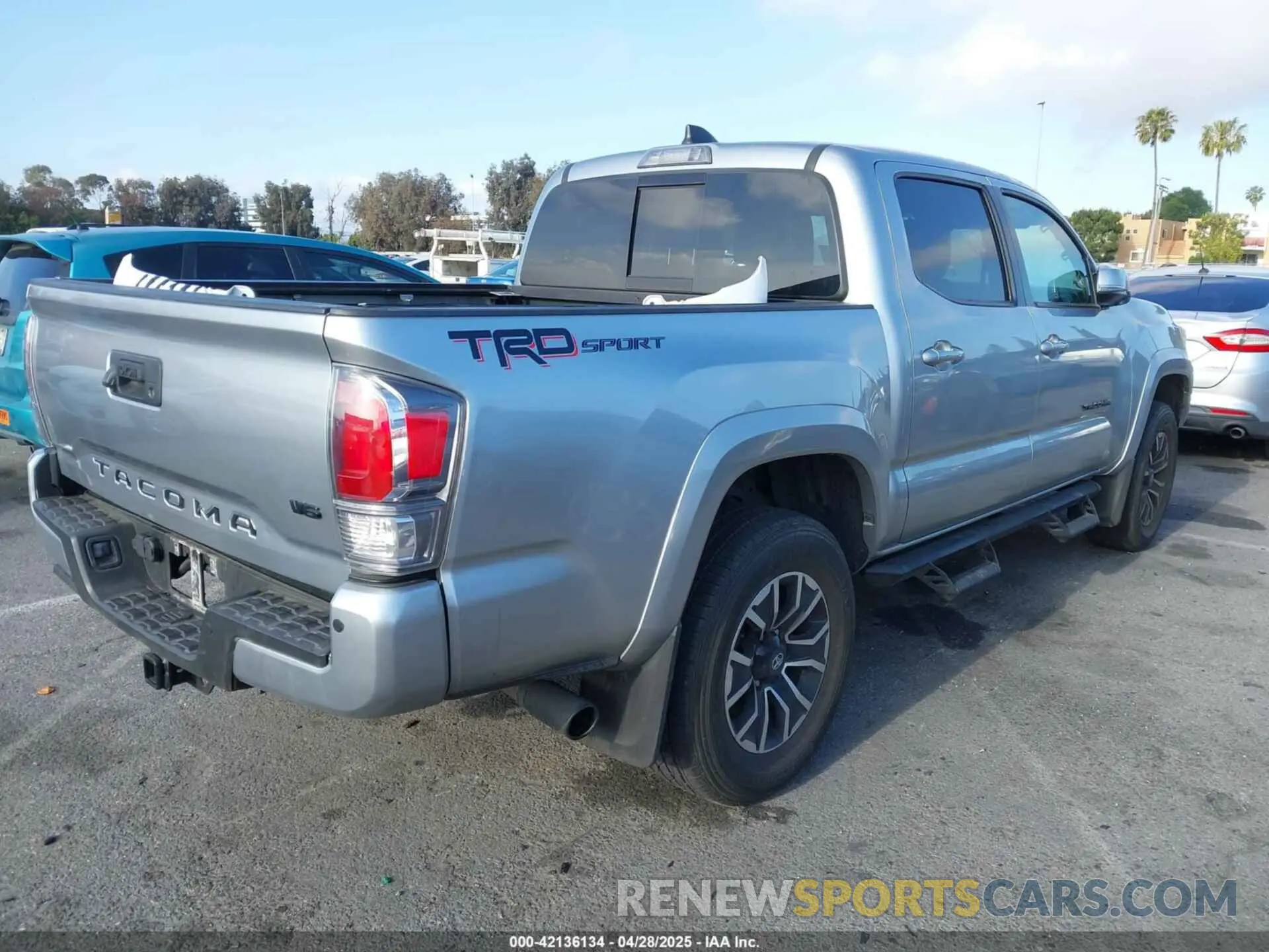 4 fotografías del automóvil dañado 3TMAZ5CN7NM178782 TOYOTA TACOMA 2022