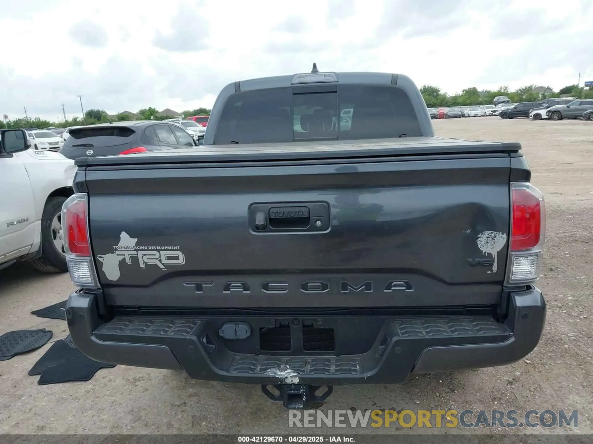 16 fotografías del automóvil dañado 3TMAZ5CN7NM184856 TOYOTA TACOMA 2022