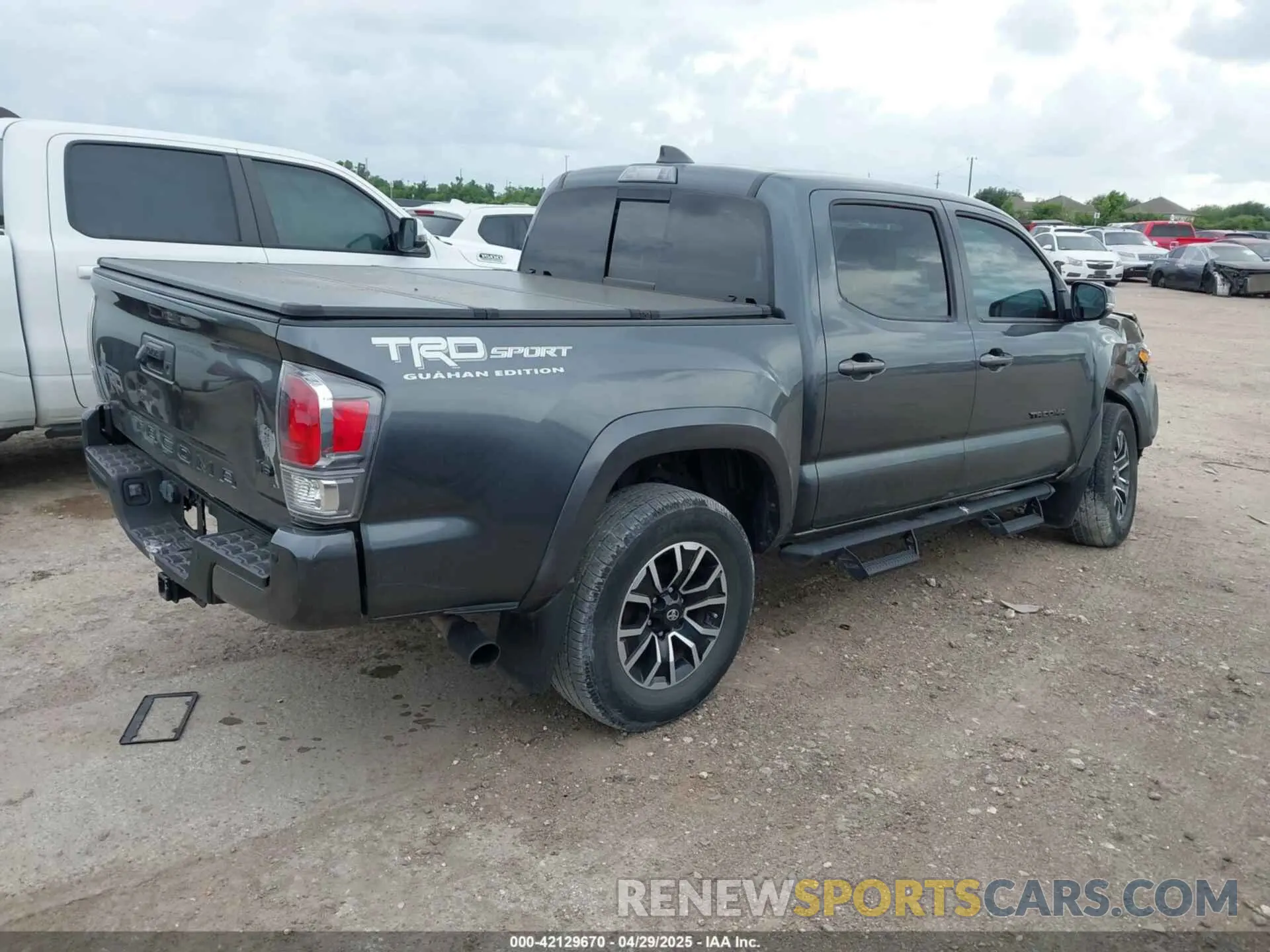 4 fotografías del automóvil dañado 3TMAZ5CN7NM184856 TOYOTA TACOMA 2022