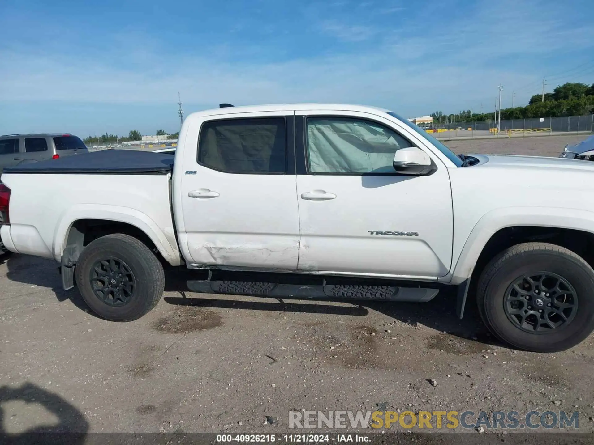 13 fotografías del automóvil dañado 3TMAZ5CN8NM164373 TOYOTA TACOMA 2022