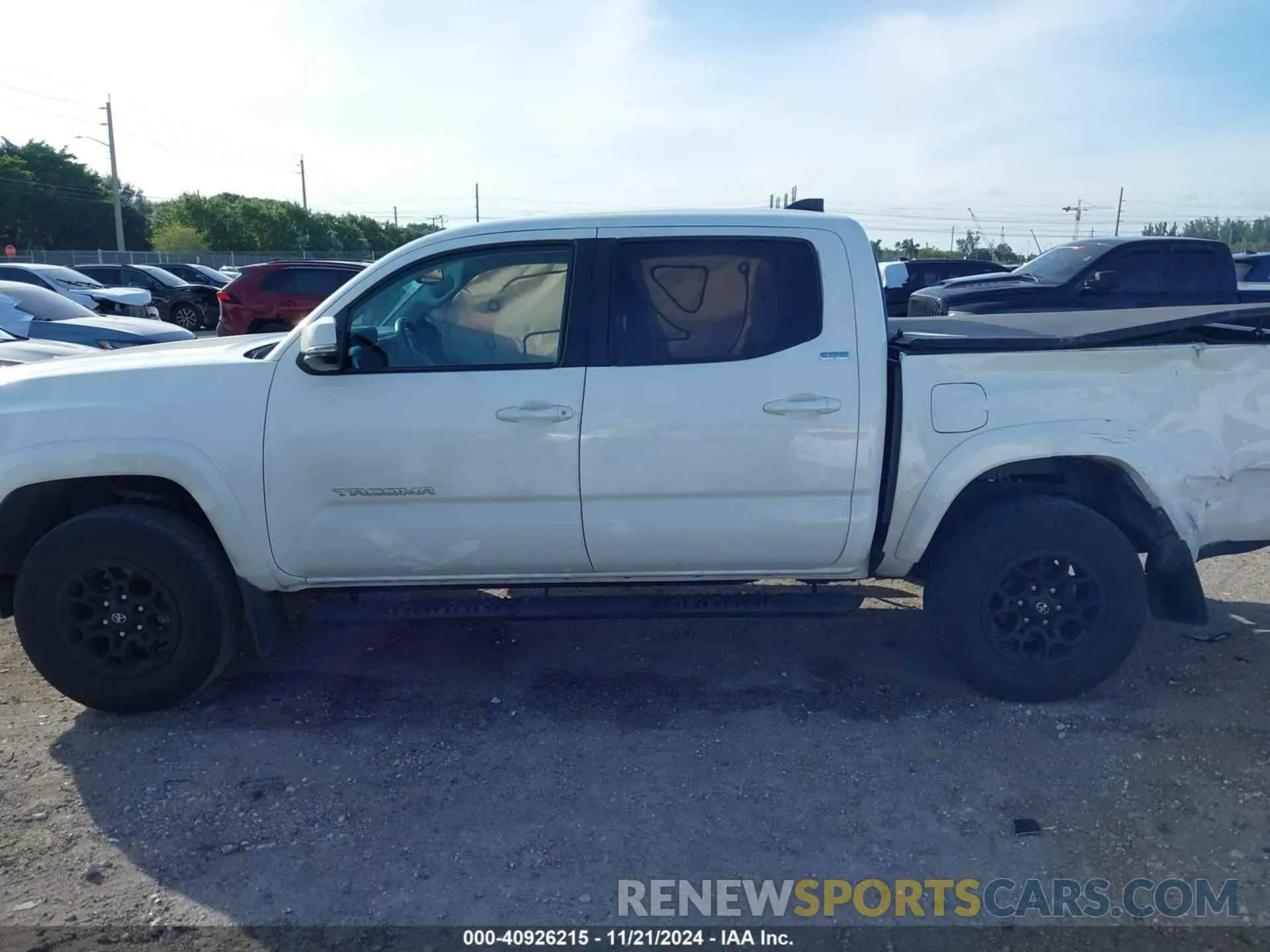 14 fotografías del automóvil dañado 3TMAZ5CN8NM164373 TOYOTA TACOMA 2022