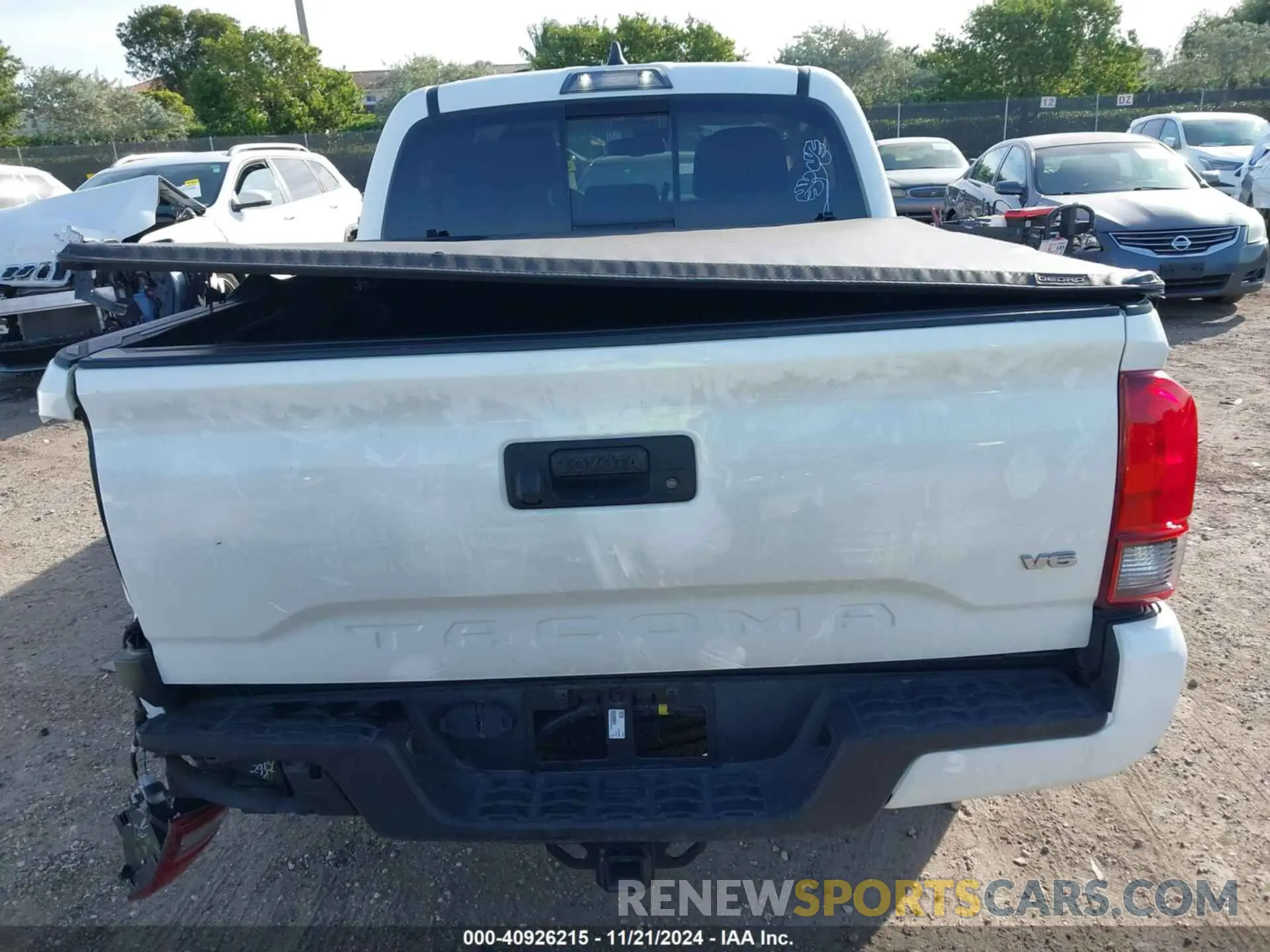 16 fotografías del automóvil dañado 3TMAZ5CN8NM164373 TOYOTA TACOMA 2022