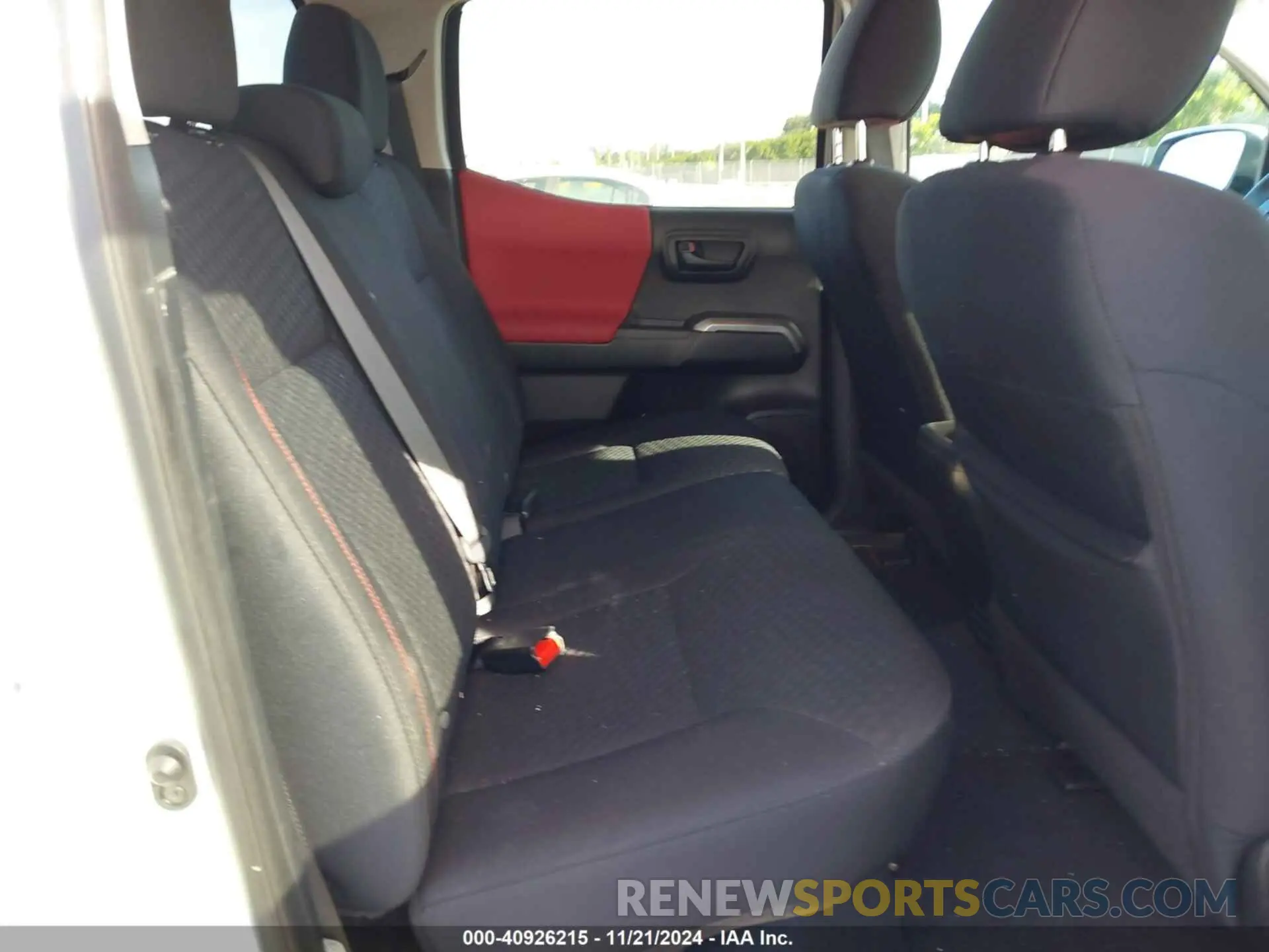 8 fotografías del automóvil dañado 3TMAZ5CN8NM164373 TOYOTA TACOMA 2022