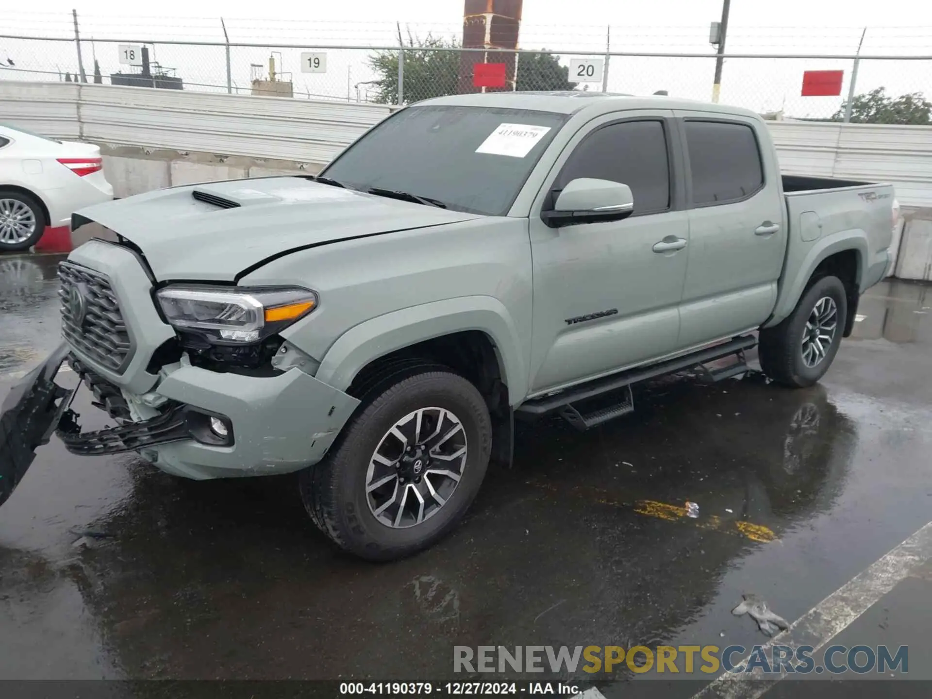 2 fotografías del automóvil dañado 3TMAZ5CN8NM174322 TOYOTA TACOMA 2022