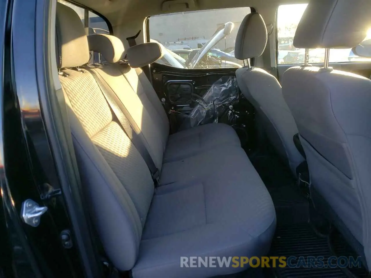 10 fotografías del automóvil dañado 3TMAZ5CN8NM190729 TOYOTA TACOMA 2022