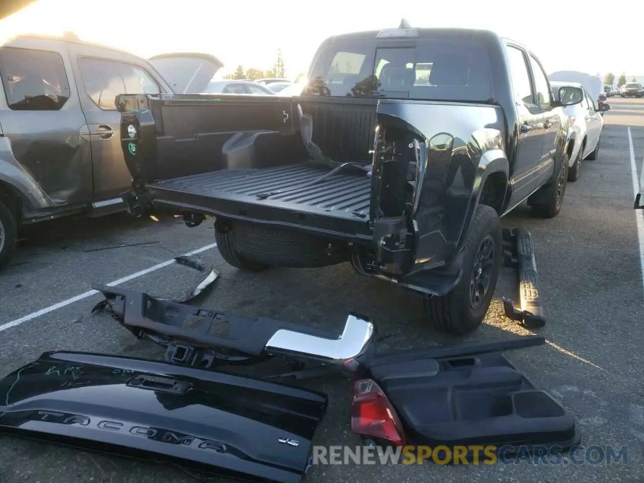 3 fotografías del automóvil dañado 3TMAZ5CN8NM190729 TOYOTA TACOMA 2022