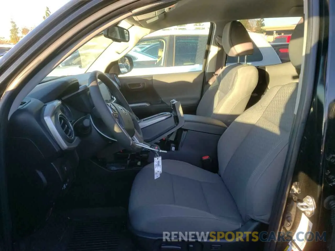 7 fotografías del automóvil dañado 3TMAZ5CN8NM190729 TOYOTA TACOMA 2022