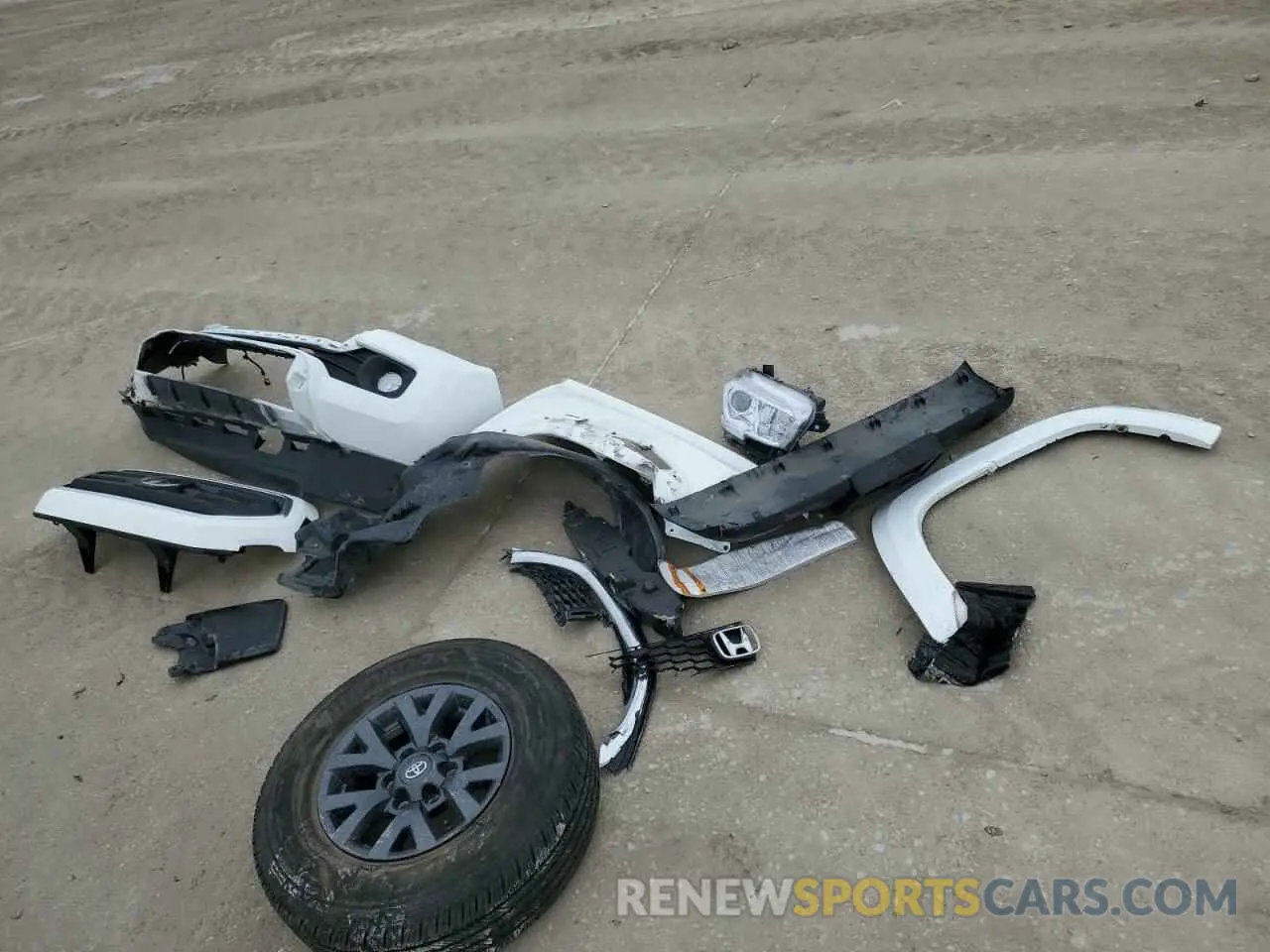 12 fotografías del automóvil dañado 3TMAZ5CN8NM195882 TOYOTA TACOMA 2022