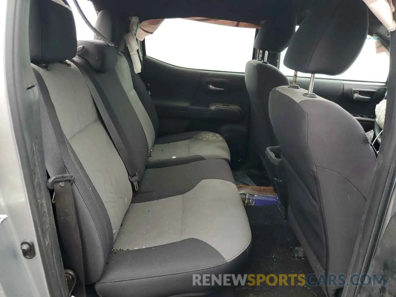 10 fotografías del automóvil dañado 3TMAZ5CN9NM168917 TOYOTA TACOMA 2022