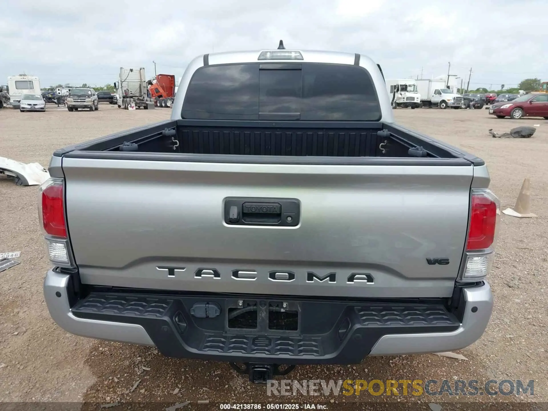 17 fotografías del automóvil dañado 3TMAZ5CN9NM175995 TOYOTA TACOMA 2022
