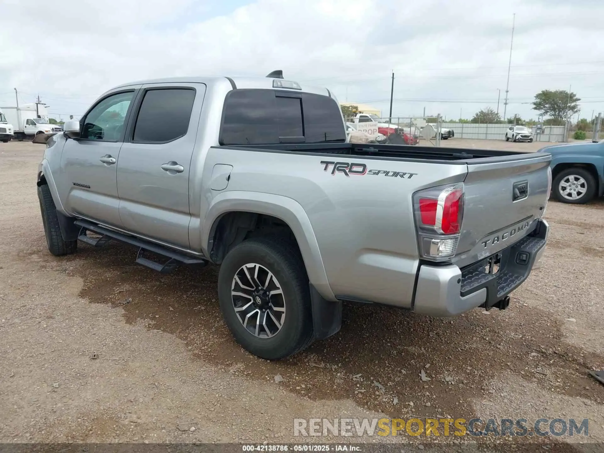 3 fotografías del automóvil dañado 3TMAZ5CN9NM175995 TOYOTA TACOMA 2022