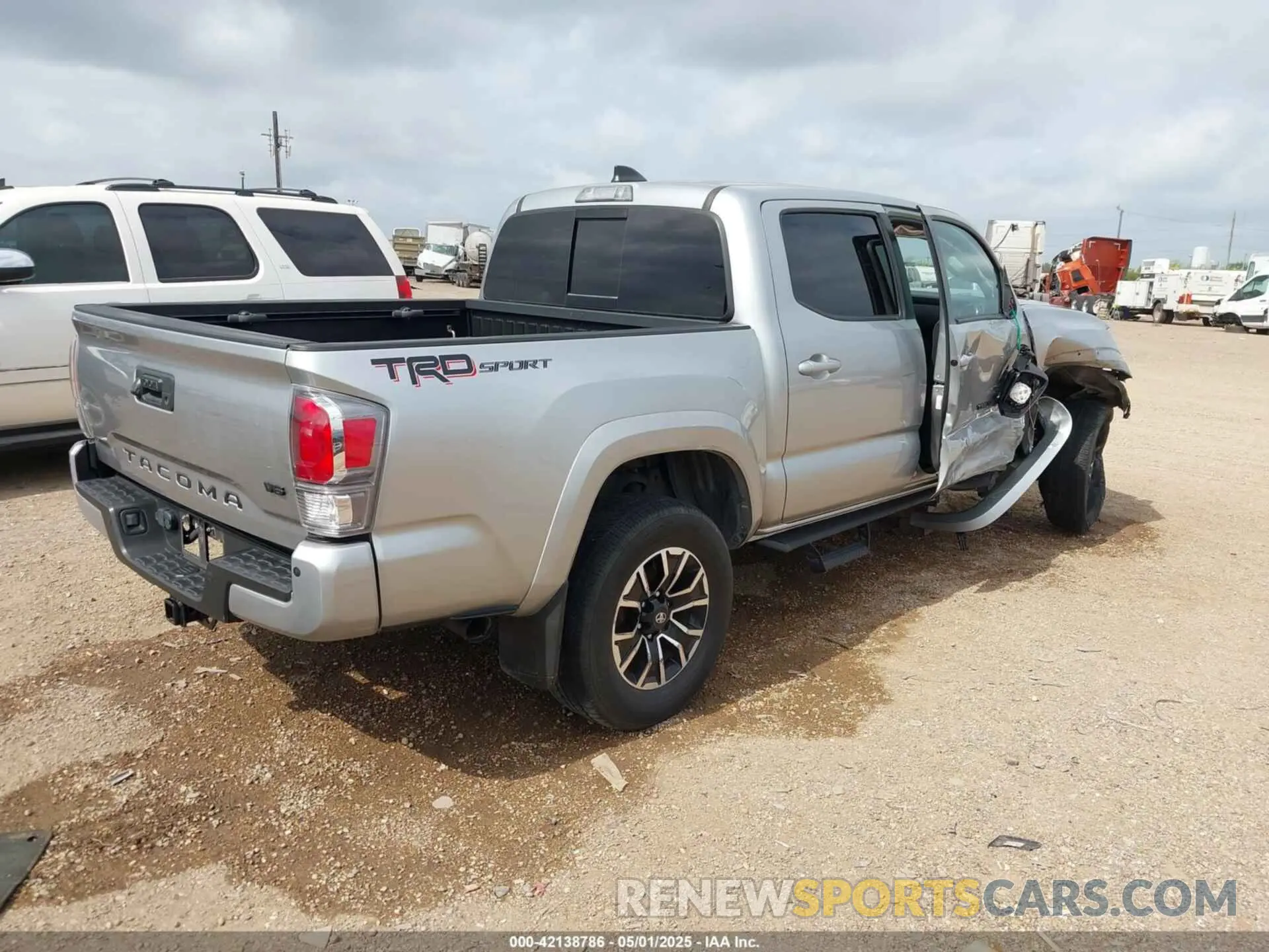 4 fotografías del automóvil dañado 3TMAZ5CN9NM175995 TOYOTA TACOMA 2022