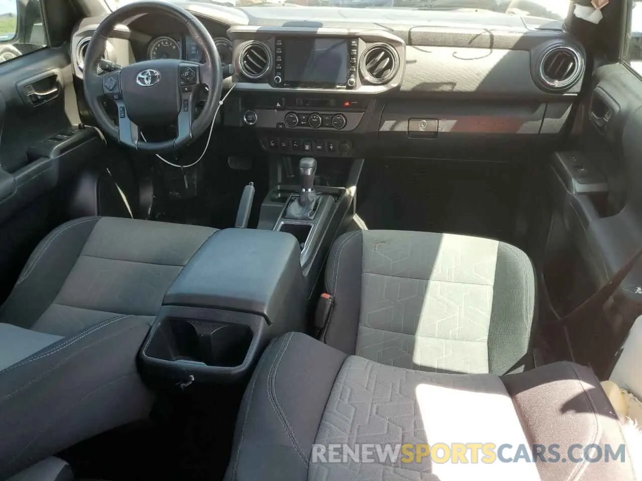8 fotografías del automóvil dañado 3TMAZ5CN9NM178766 TOYOTA TACOMA 2022