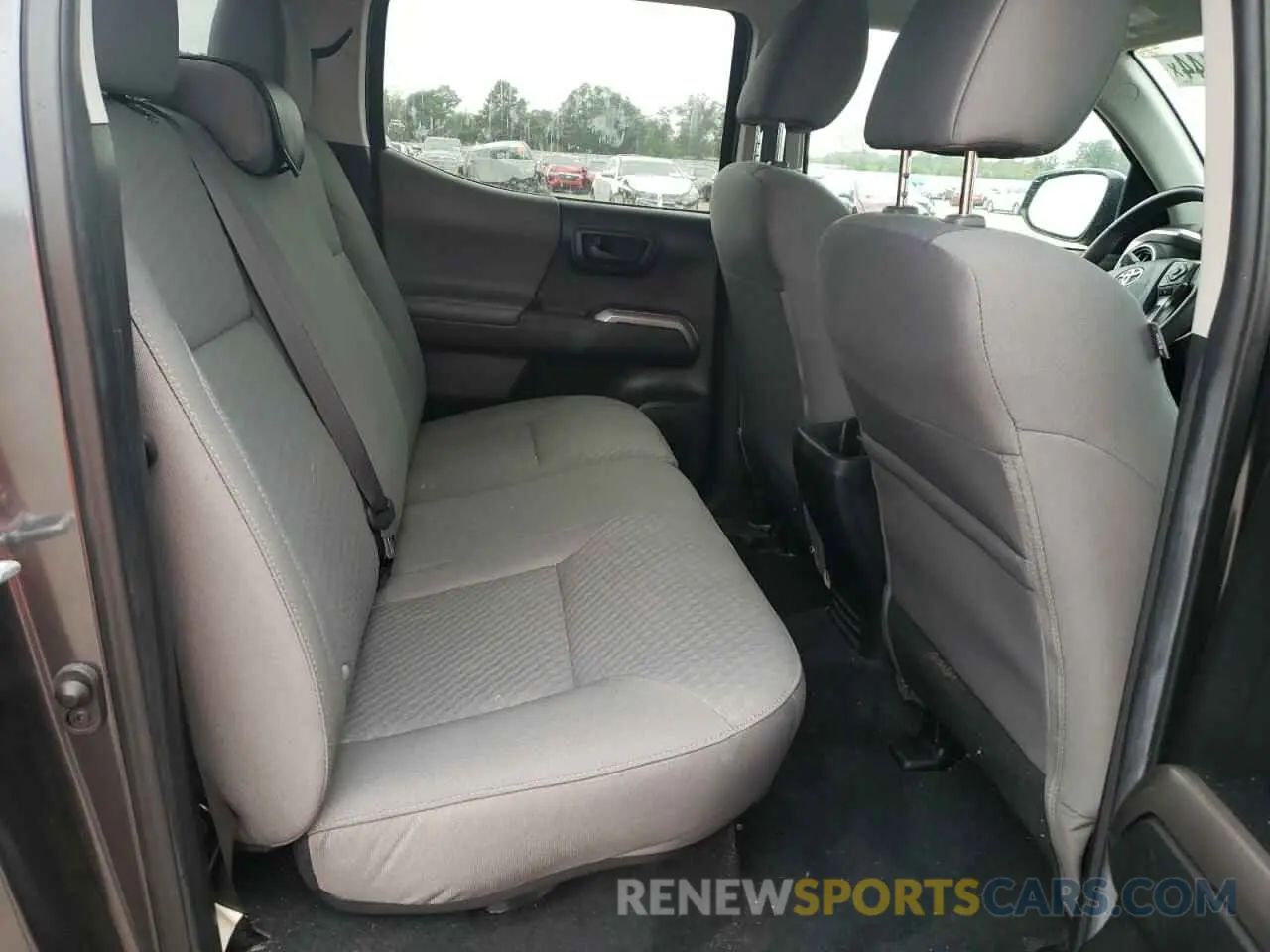 10 fotografías del automóvil dañado 3TMAZ5CN9NM180310 TOYOTA TACOMA 2022