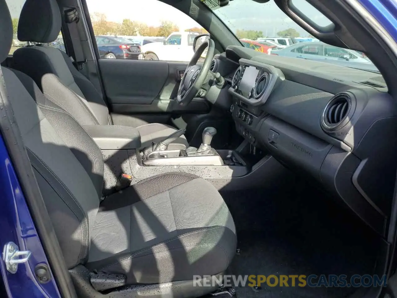 5 fotografías del automóvil dañado 3TMAZ5CNXNM160535 TOYOTA TACOMA 2022