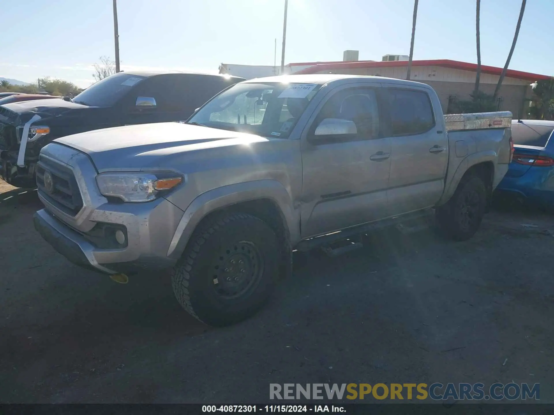 2 fotografías del automóvil dañado 3TMAZ5CNXNM168344 TOYOTA TACOMA 2022