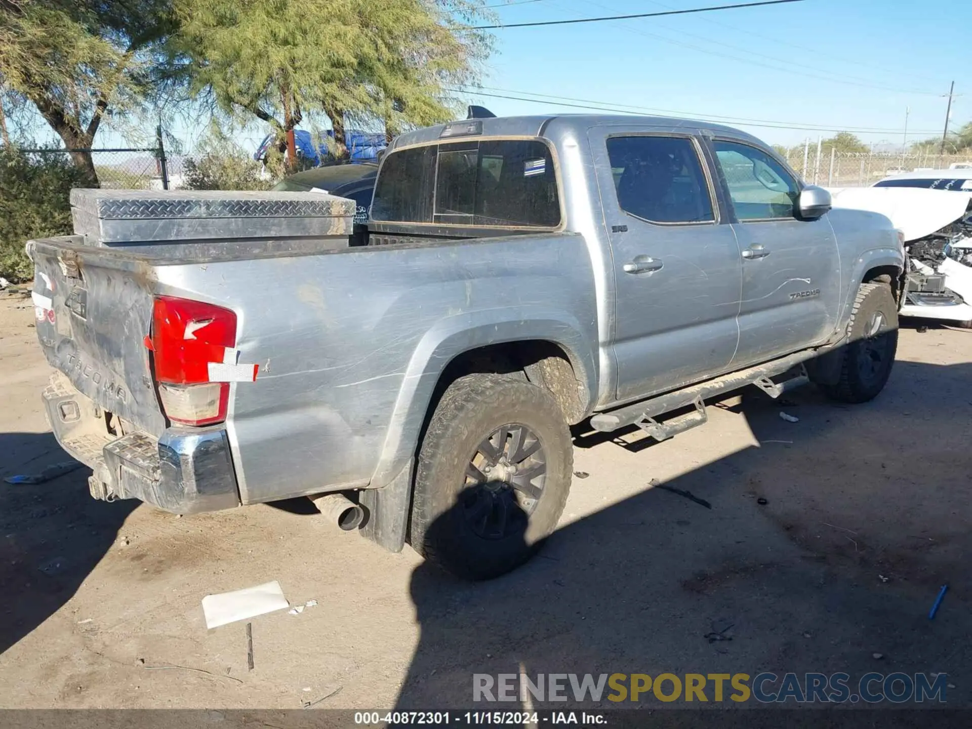 4 fotografías del automóvil dañado 3TMAZ5CNXNM168344 TOYOTA TACOMA 2022