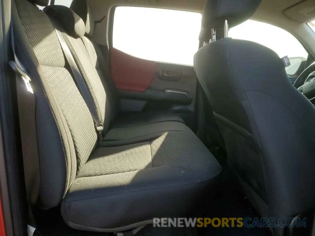 11 fotografías del automóvil dañado 3TMAZ5CNXNM191722 TOYOTA TACOMA 2022