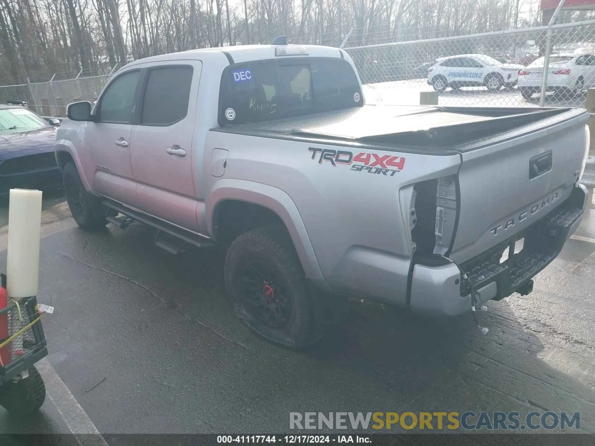 3 fotografías del automóvil dañado 3TMCZ5AN0NM455865 TOYOTA TACOMA 2022