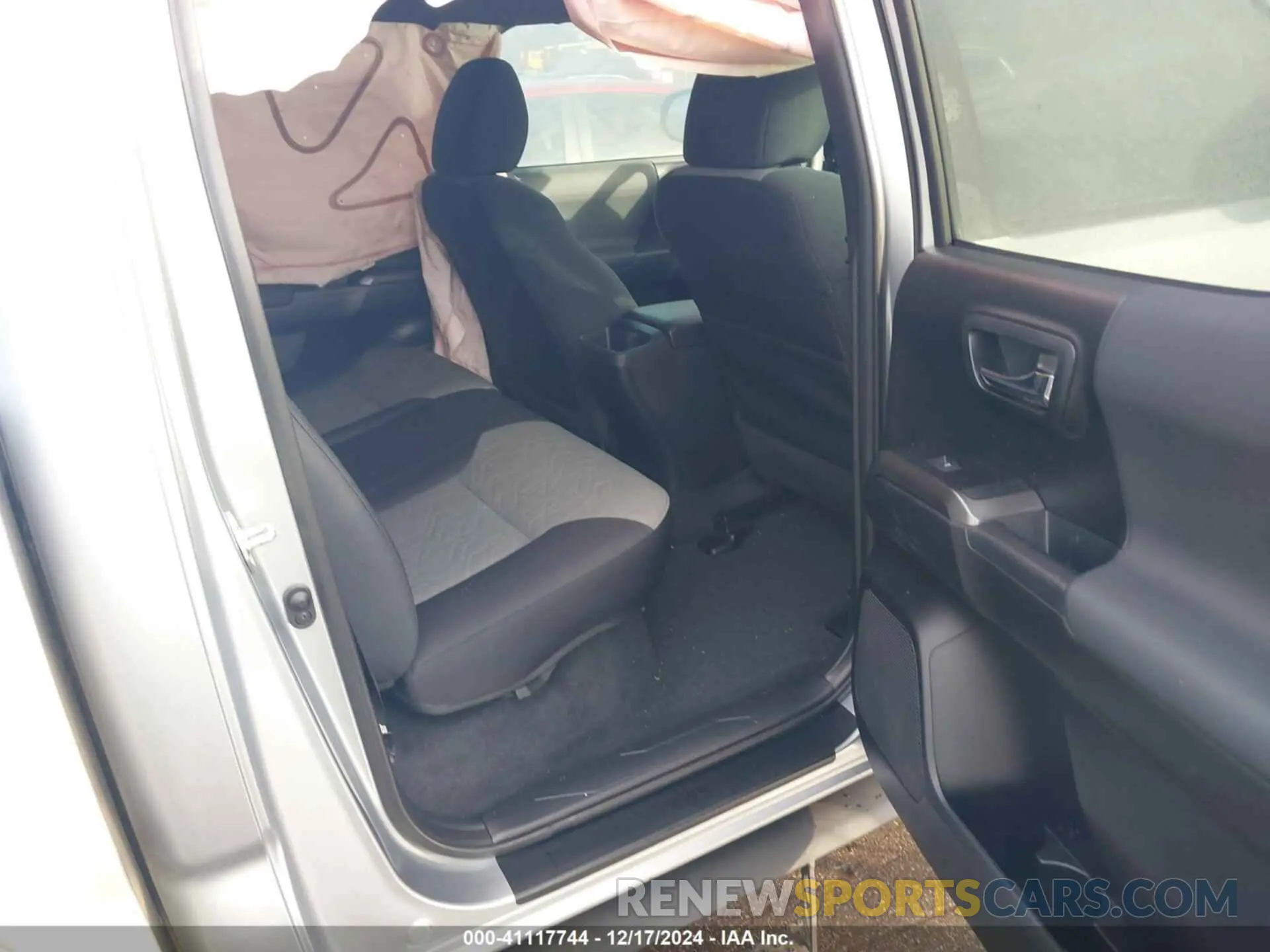 8 fotografías del automóvil dañado 3TMCZ5AN0NM455865 TOYOTA TACOMA 2022
