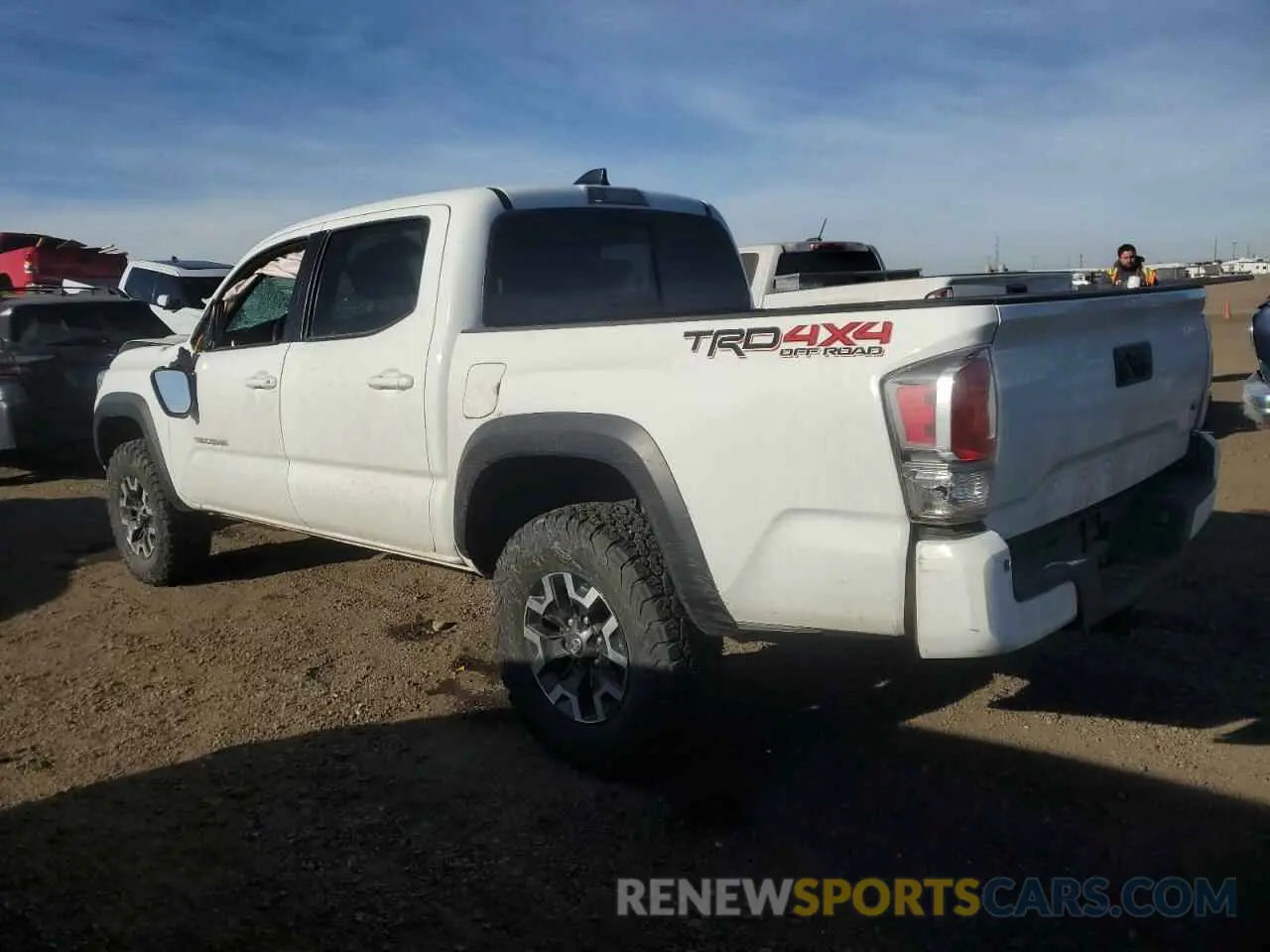2 fotografías del automóvil dañado 3TMCZ5AN0NM475789 TOYOTA TACOMA 2022
