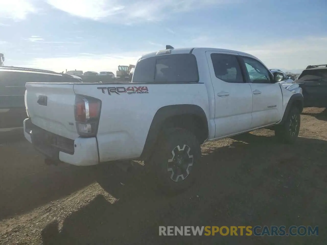 3 fotografías del automóvil dañado 3TMCZ5AN0NM475789 TOYOTA TACOMA 2022