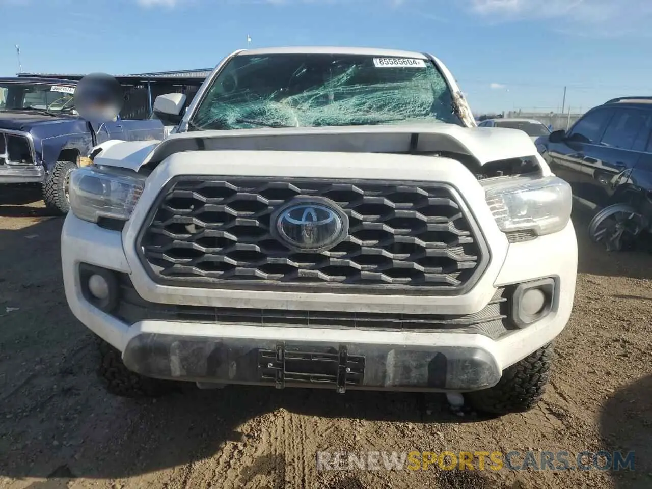 5 fotografías del automóvil dañado 3TMCZ5AN0NM475789 TOYOTA TACOMA 2022
