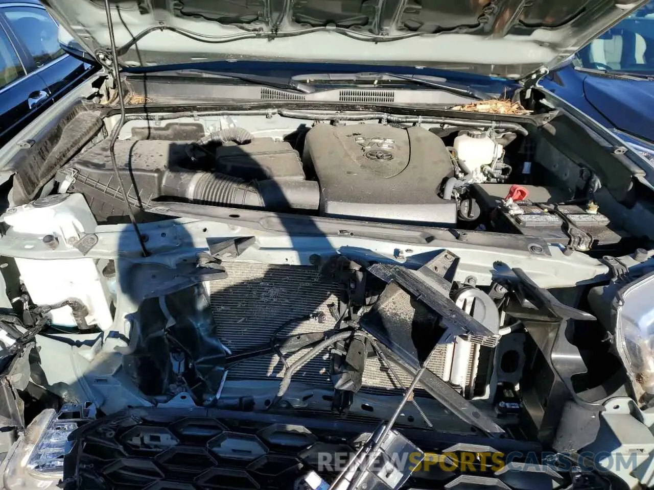 11 fotografías del automóvil dañado 3TMCZ5AN0NM483844 TOYOTA TACOMA 2022