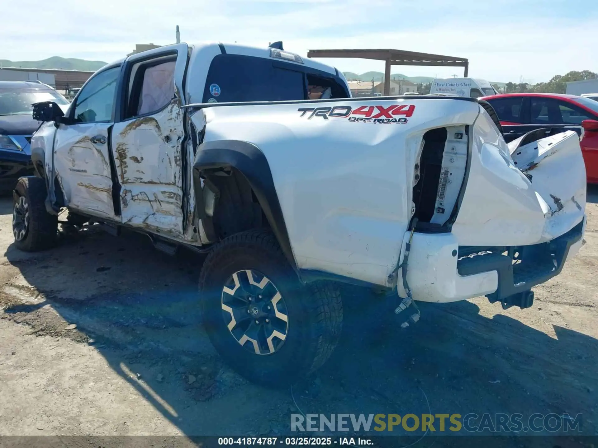 3 fotografías del automóvil dañado 3TMCZ5AN0NM499428 TOYOTA TACOMA 2022