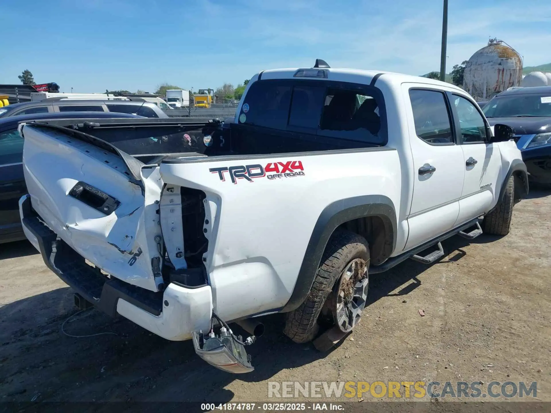 4 fotografías del automóvil dañado 3TMCZ5AN0NM499428 TOYOTA TACOMA 2022