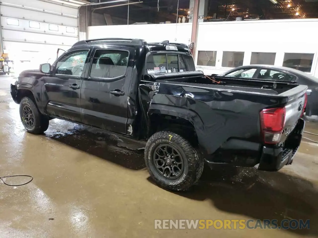 2 fotografías del automóvil dañado 3TMCZ5AN0NM505132 TOYOTA TACOMA 2022