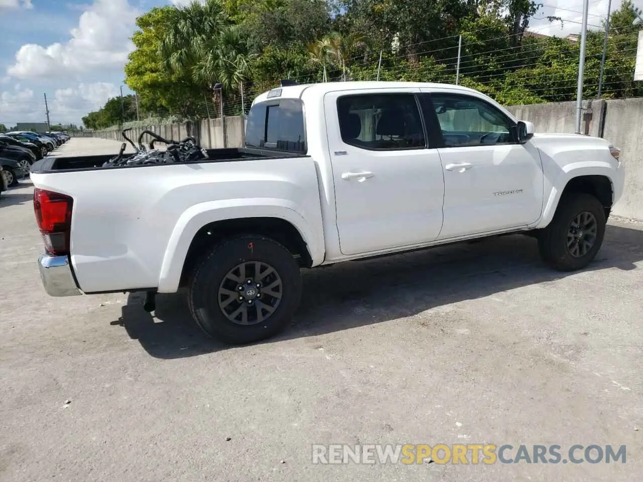 3 fotografías del automóvil dañado 3TMCZ5AN2NM454393 TOYOTA TACOMA 2022